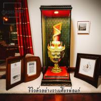 ราคา ตู้ครอบพระขนาดใหญ่ 16x16x29 นิ้ว ติดไฟ ลายไทยหรู พื้นผ้ากำมะหยี่สีแดง — เหมาะสำหรับใส่เศียร (40952053467)