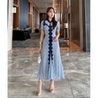 ราคา เดรสลูกไม้สีฟ้าปักฉลุดอกไม้ (43858482234)