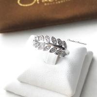 ราคา Classy olive leaf ring. (แหวนใบมะกอก งานชุบทองคำขาว เพชร CZ มีไซซ์ข้อ/นิ้วก้อย และไซซ์ปกติ) (467303334)