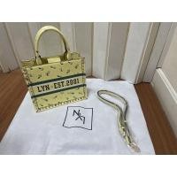ราคา กระเป๋าถือ LYN แท้100% มือ2 (4984529510)