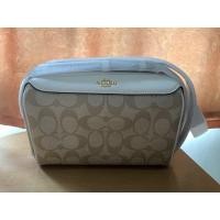 ราคา New! แท้ % มือ 1 Coach หมอนไม่มีหู รุ่นใหม่ ลาย C สีขาวครีม ขนาด 8 นิ้ว (6753420325)
