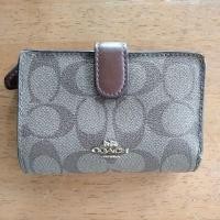 ราคา กระเป๋าสตางค์ COACH(ของแท้)มือสอง (10096816478)