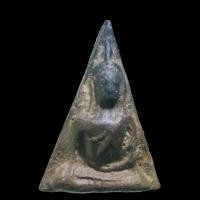 ราคา Antig Lee 792 พระนางพญาเนื้อดินเผา จังหวัดพิษณุโลก พิมพ์อกนูน ขนาดเทียบกับเหรียญบาท (40822744756)