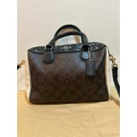 ราคา หมอน Coach มือสอง ขนาด 10 นิ้ว (24029467267)