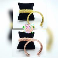 ราคา กำไล ลายดอกพิกุล สีทอง สีนาค เครื่องประดับชุดไทย PT Shop (47705699951)