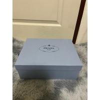 ราคา กล่องรองเท้าปราด้าPRADAแท้มือสองพร้อมการ์ด (23188260618)