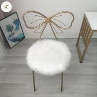 ราคา ถูกที่สุด!! พรมวงกลมขนแกะเทียม พรมวงกลม พรมขนยาว พรมวงกลมขนมิ้งค์ พรมขนนุ่ม พรมสีขาว แต่งห้องสไตล์ minimal ขนาด 40 ซม. (18447062207)