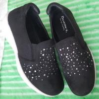 ราคา sale!!Bearpaw รองเท้าลำลองสีดำ มือสอง size:36/22.5 cm พื้นเดิม น้ำหนักเบา สภาพดี #274 (29107576721)