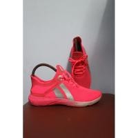 ราคา พร้อมส่งรองเท้าผ้าใบ pan สีชมพูหว๊านหวาน (9450359593)