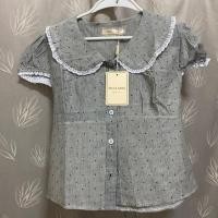 ราคา Pee ka nong เสื้อคอบัวลายจุดขอบลูกไม้ผูกหลัง สีเทา (43358492836)