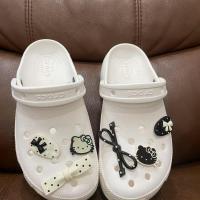 ราคา Little Red Book Shoes Flower Cute Polka Dot Cream kitty Hole Shoes Shoes Flower Shoe Buckle Upper Decorative miu Series (44379339053)