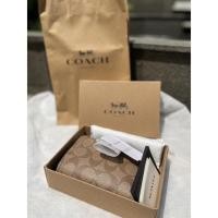 ราคา COACH Medium Corner Zip Wallet Signature Khaki Black Auth (27254016287)