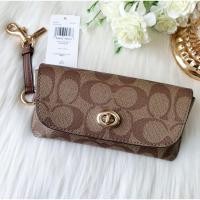 ราคา กระเป๋าใส่แว่น Coach 73639 Sunglass Case In Signature Canvas (27764355774)