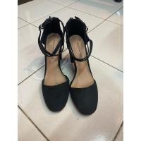 ราคา [ส่งต่อ][รองเท้ามือสอง] รองเท้าส้นสูงออกงานสีดำ christian siriano สูง3.5 นิ้ว ไซส์ 40 (25cm) (23819533427)