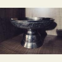 ราคา พานกะไหล่เงินโบราณ ของเก่าสะสม ลายโบราณ สำหรับไว้ใส่เครื่องสักการะ หรือรองขันน้ำมนต์ หนาหนัก ปากกว้าง 18 ซม. สูง 12 ซม. (6617747092)