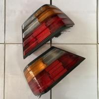 ราคา BENZ W124 ไฟท้าย L+R ของเดิมติดรถ ขั้วไฟครบถ้วน (22811870790)