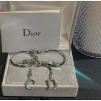 ราคา กำไล Dior Bow Bracelet สี Metal Slivers (28452784726)