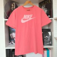 ราคา เสื้อยืด Nike, The Nike Tee (Cool Pink) มือสองของแท้ (24864909712)