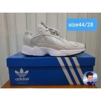 ราคา adidas yung-1 size44/28 สีครีมขาว มือหนึ่งของแท้ (4403190881)