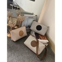 ราคา BELLA BAG / SHOULDER BAG / กระเป๋าหนังสไตล์มินิมอลลายดอกไม้ (56602908442)