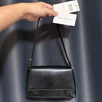 ราคา กระเป๋าสะพายไหล่ Salvatore Ferragamo pochette (53402946698)