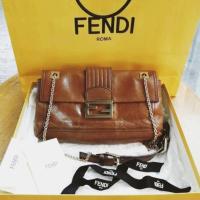 ราคา Fendi Leather Baguette Bag แท้ (2839493201)