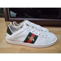 ราคา รองเท้ากุชชี่ GUCCI Embroidered Bee Ace Sneakers ของแท้มือสอง (21739183846)