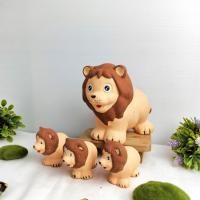 ราคา ตุ๊กตาเซรามิคแต่งสวน ตุ๊กตาแต่งสวน ตุ๊กตาจัดสวน ตุ๊กตาสิงโต ชุด 4 ตัว ตัวใหญ่ 7นิ้ว เล็ก 3.5นิ้ว (25056707654)