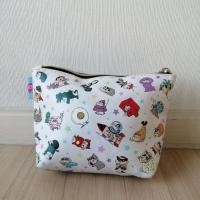 ราคา Crayon Shinjung กระเป๋าสีขาวลายการ์ตูนชินจัง 20*16cm. เป็นซิป​ ข้างในมีช่องเก็บของเล็ก มีลิขสิทธิ์ ลายสวยซิปลื่น (40626437481)