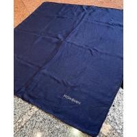 ราคา YSLของแท้ ผ้าผูกผม ผ้าพันคอ ผ้าผูกกระเป๋ามือสอง VINTAGE YSL YVES SAINT LAURENT SILK SCARF Size 22” มือ2 (12085936699)