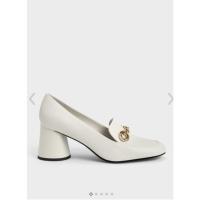 ราคา รองเท้า Charles & Keith สีขาว อะไหล่ทอง size 37 (23110660773)