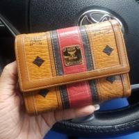 ราคา ของแท้ สภาพนางฟ้า กระเป๋าสตางค์ MCM 3 พับ ช่องเยอะ (1293382463)