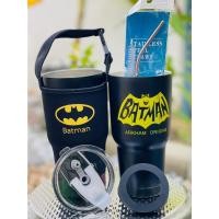 ราคา แก้วเก็บความเย็น ลายโลโก้แบทแมน ขนาด 30 Oz พร้อมของแถมครบเซ็ต ตามภาพ เก็บความเย็นได้นานหลายชั่วโมง มีเก็บเงินปลายทาง (20662389263)