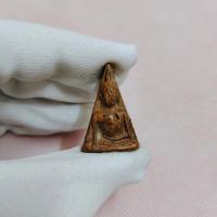 ราคา พระนางพญา พิมพ์อกนูนใหญ่ พระนางพญาหรือที่เรียกกันว่า ราชินีแห่งพระเครื่อง (23971991694)