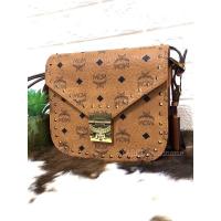 ราคา New✨MCM Patricia Shoulder Bag in Studded Outline Visetos Cognac (6256173709)