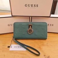 ราคา สินค้าใหม่ กระเป๋าสตางค์ Guess ใบยาว ด้านหน้าปั้มชื่อแบรนด์บนโลหะ และห้อยโลหะโลโก้แบรนด์ หนังดีงามมาก (8007551781)
