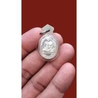 ราคา เหรียญสมเด็จพุฒาจารย์โต พรหมรังษี วัดป่าดงเย็น จังหวัดชัยนาท ที่ระลึกหล่อพระแก้วมรกต พระประธาน 1 มกราคม 2555 เนื้อเงิน (29157680630)