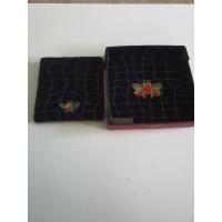 ราคา ที่เก็บอุปกรณ์แต่งหน้า พร้อมกระจก สีดำกำมะหยี่ ลายแมลงปอ estee lauder (10610526011)