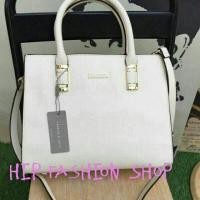 ราคา Free ems CHARLES & KEITH HAND BAG ทรงแข็งใบใหญ่ สวยหรู (2224733)