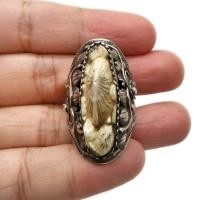 ราคา - แหวน เงินแท้ 92.5% ฝังหัวกระเบนท้องน้ำแท้ ขนาด 1.1×3.2 ซม. จำนวน 1 หัว (ไม่ผ่านการฟอกขาว) หน้าแหว (28472202033)