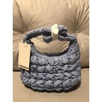 ราคา COS quilted bag mini (23645985393)