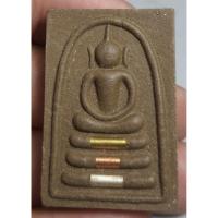 ราคา พระสมเด็จหลังรูปเหมือนหลวงพ่อคูณปริสุทโธวัดบ้านไร่นครราชสีมาด้านหน้าฝั่งตะกรุด 3 ดอก (43929227461)