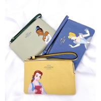 ราคา คล้องมือ 1 ซิป Coach Disney X Coach Corner Zip Wristlet แท้!! (12204839780)