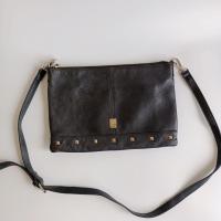 ราคา กระเป๋ามือสอง ทรงคลัทช์ แบรนด์แท้ Elegance สีดำ (19418818922)