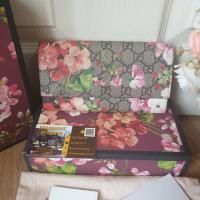 ราคา Gucci long wallet bloom limited สภาพสวยงาม แท้100% (3516229366)