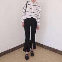 ราคา [Used] กางเกงผ้าฮานาโกะ ขาบาน ผ่าหน้า มือสอง (814888128)