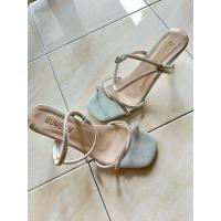 ราคา รองเท้าส้นสูง เบอร์ 38 รองเท้ารัดส้น กากเพชร สีเงิน รองเท้าออกงาน (40450473997)