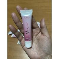 ราคา Wuttisak Vit c Active Light Serum (10423338899)