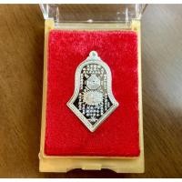 ราคา เหรียญกันชงทรงจำปี รุ่นแรก รุ่น เสริมมงคล หลวงพ่ออิฏฐ์ วัดจุฬามณี เนื้อเงินบรสุทธิ์ ขนาดพิมพ์เล็ก (20231184295)