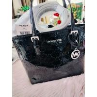 ราคา Michael Korsแท้มินิโทสกระเป๋าในรูปคือรุ่น Michael Kors Jet Set Extra-Small (XS) (47357420812)